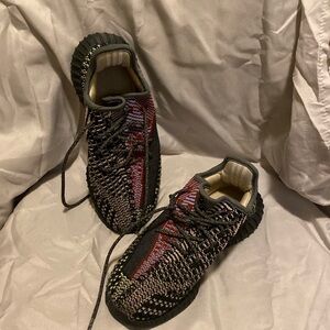 Boy or Girls Yeezy Size 2